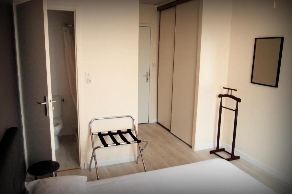 Hotel Le Rohu Séné Zimmer foto