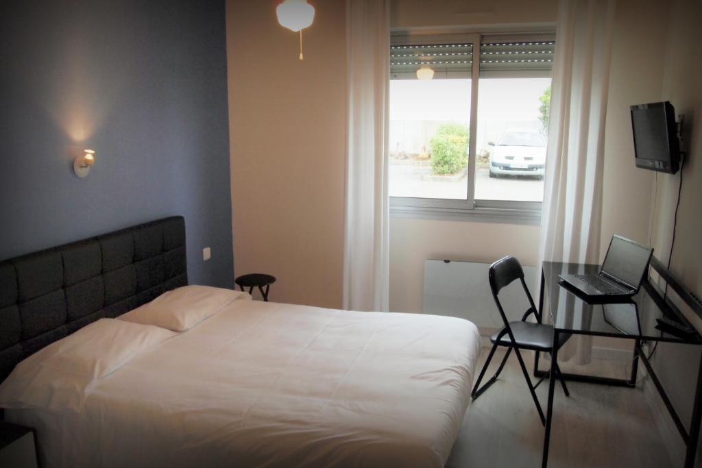 Hotel Le Rohu Séné Zimmer foto